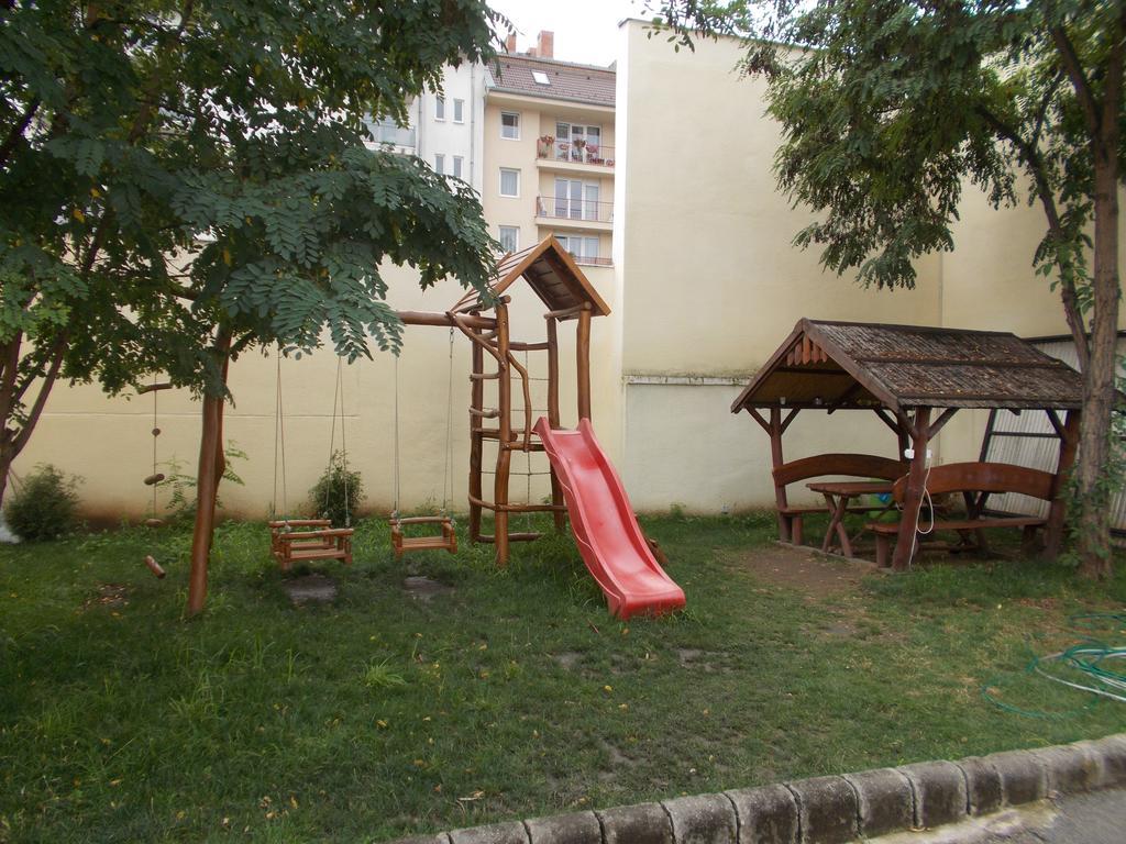 Hotel Central King Budapest Bagian luar foto