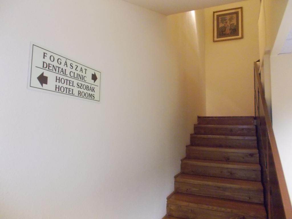 Hotel Central King Budapest Bagian luar foto
